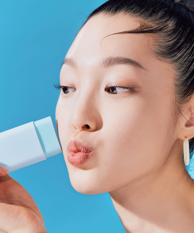 ضد آفتاب استیکی توکوبو اصل با SPF 50 حاوی عصاره پنبه کتان وزن 19 گرم